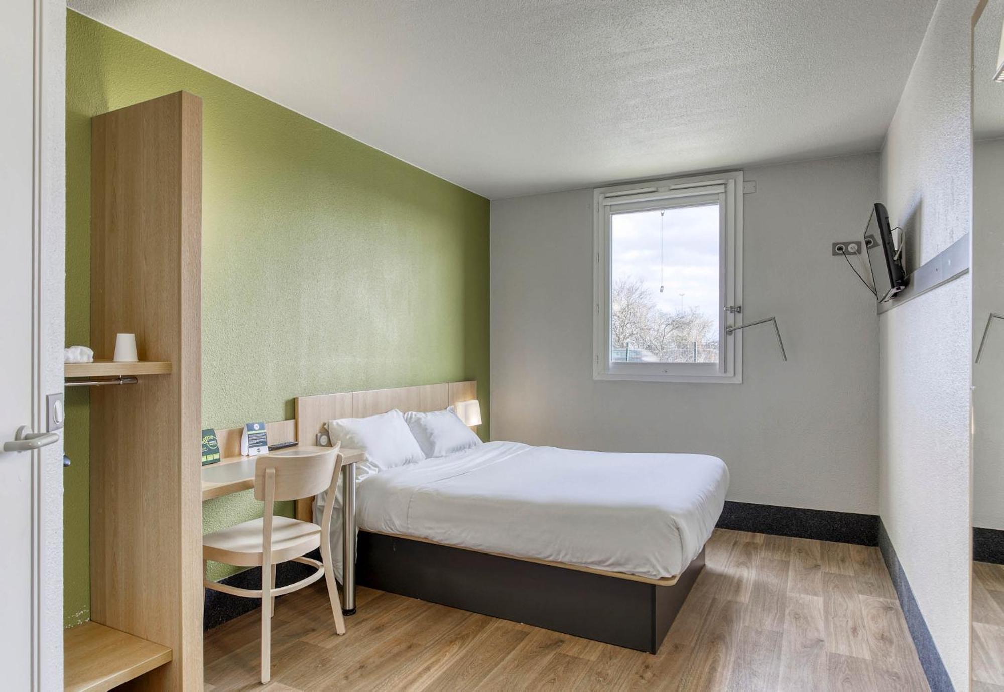B&B Hotel Clermont-Ferrand Gerzat Esterno foto