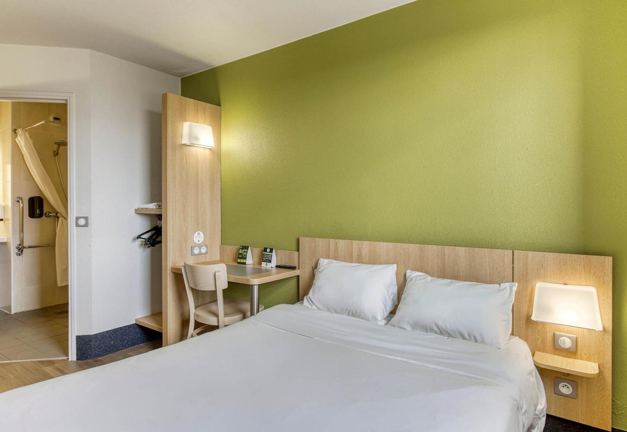 B&B Hotel Clermont-Ferrand Gerzat Esterno foto