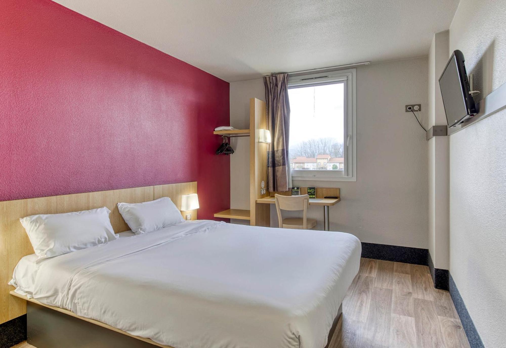 B&B Hotel Clermont-Ferrand Gerzat Esterno foto