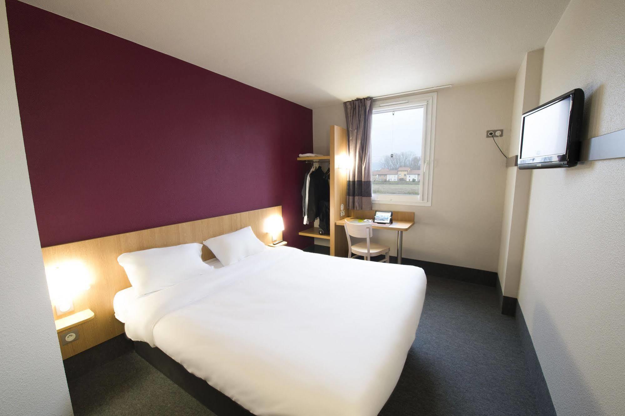 B&B Hotel Clermont-Ferrand Gerzat Esterno foto