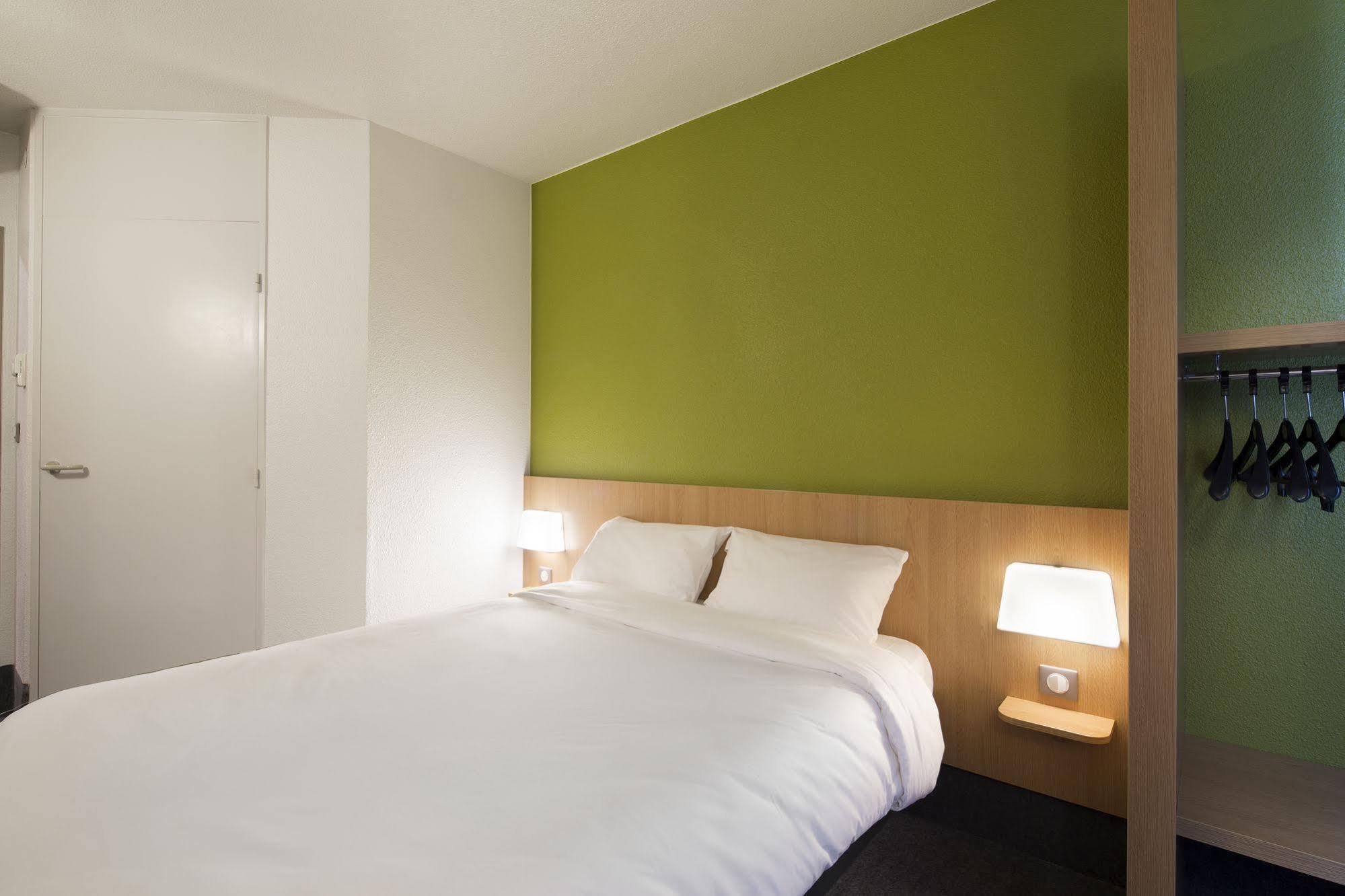 B&B Hotel Clermont-Ferrand Gerzat Esterno foto